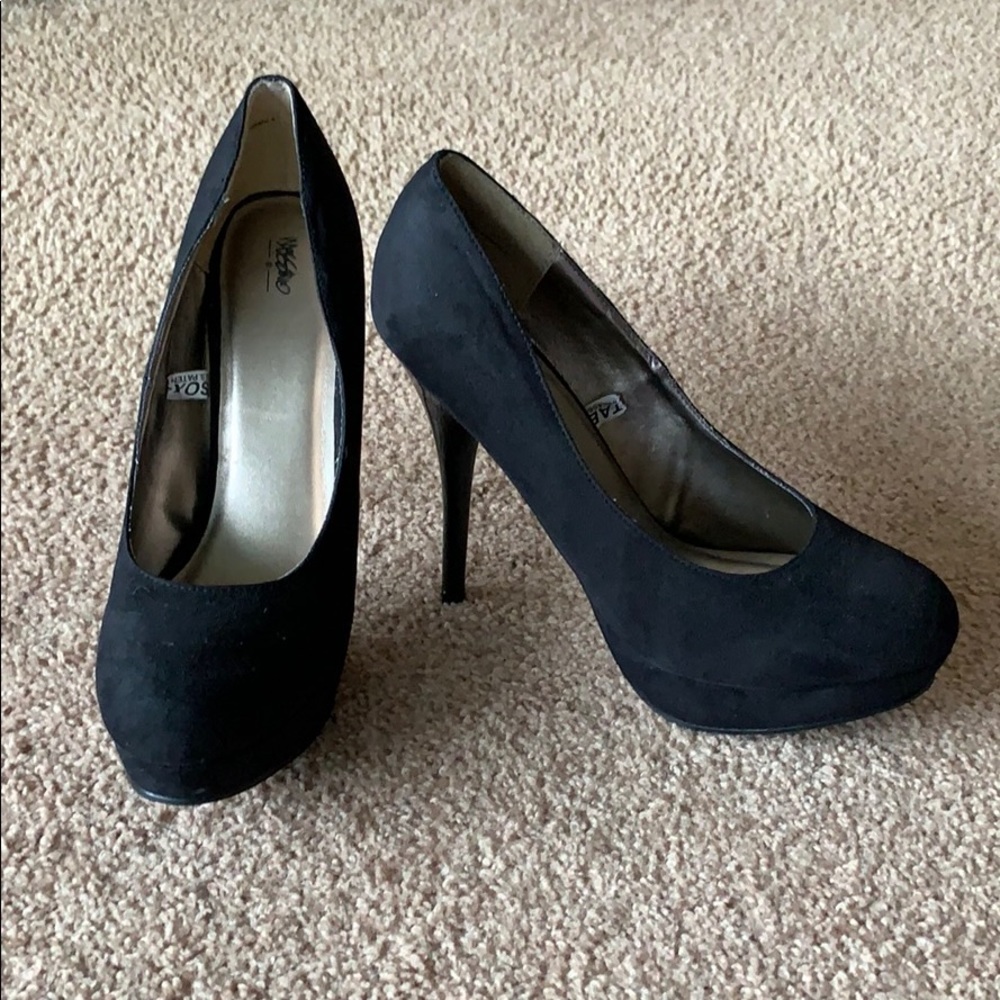 NWOT Mossimo Black High Heels (5 in.)